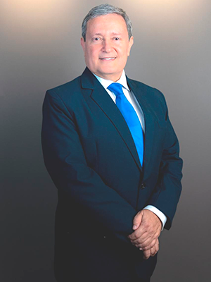 Foto Ministro Guillermo Carazo Ramírez